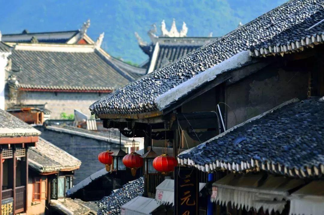 肖战的文章被《文汇报》转载了，就在《人民日报》APP